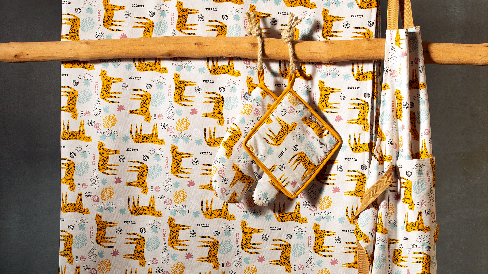 /on/demandware.static/-/Sites-homa-storefront-pt/default/dw0841daa7/Cozinha_Aventais, pegas e panos_20240124 textos SEO páginas categorias.jpg